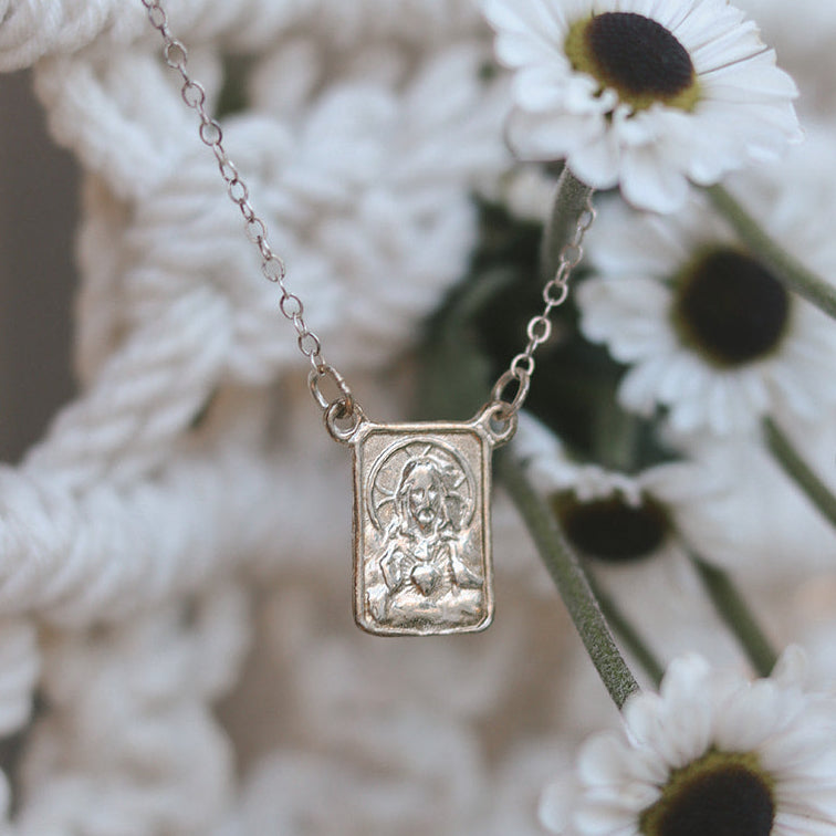 Silver Scapular